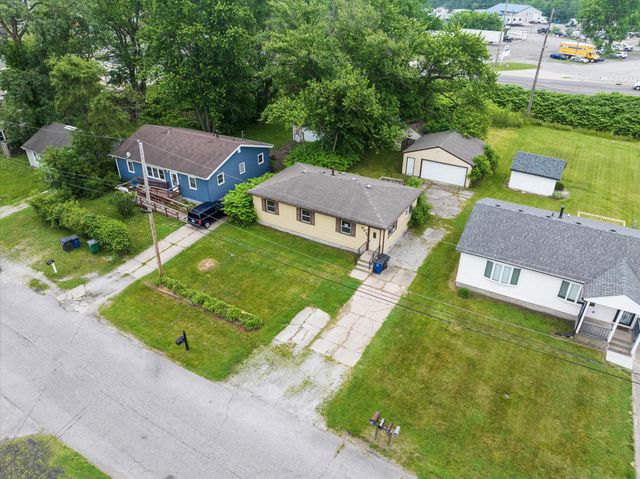 903 E 36th Place, Hobart, IN 46342