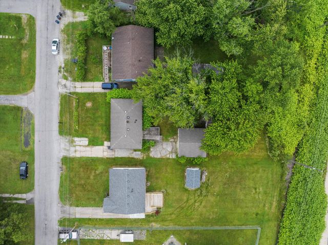 903 E 36th Place, Hobart, IN 46342