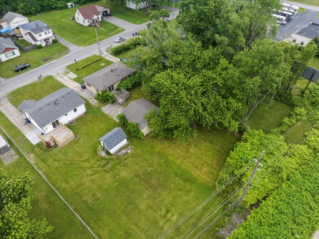 903 E 36th Place, Hobart, IN 46342