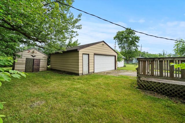 903 E 36th Place, Hobart, IN 46342