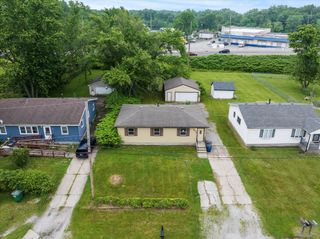 903 E 36th Place, Hobart, IN 46342