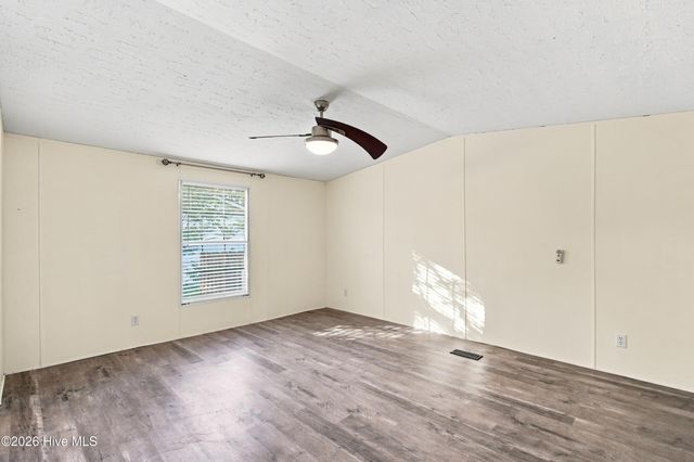 6110 Gordon Road, Wilmington, NC 28411