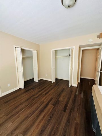 2224 S Piney Point Road 114, Houston, TX 77063