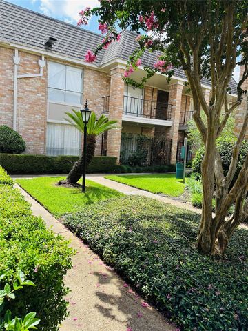 2224 S Piney Point Road 114, Houston, TX 77063