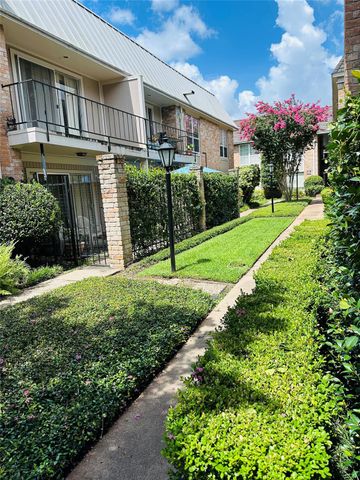 2224 S Piney Point Road 114, Houston, TX 77063