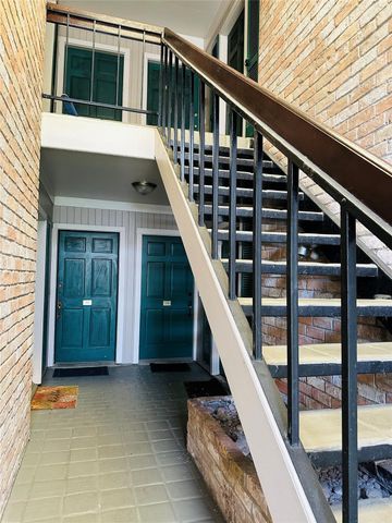 2224 S Piney Point Road 114, Houston, TX 77063