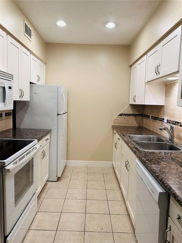 2224 S Piney Point Road 114, Houston, TX 77063