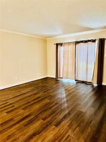 2224 S Piney Point Road 114, Houston, TX 77063