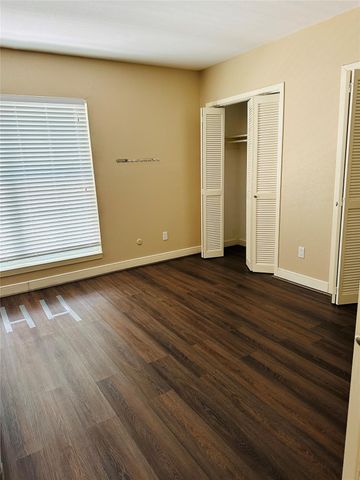 2224 S Piney Point Road 114, Houston, TX 77063