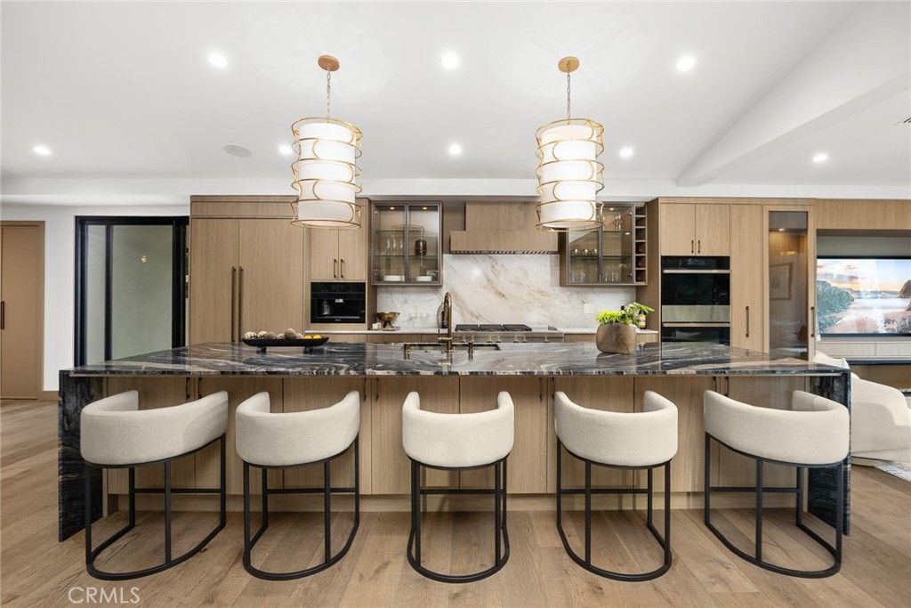 Image 4 of property listing at 4607 Alta Canyada Road, La Canada Flintridge, CA 91011