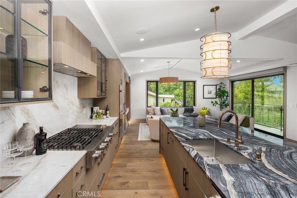 Image 5 of property listing at 4607 Alta Canyada Road, La Canada Flintridge, CA 91011