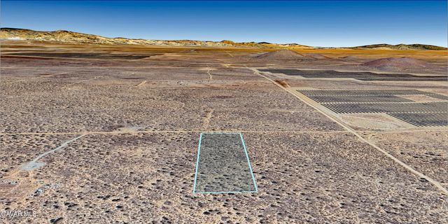 Reed Ave, Mojave, CA 93501