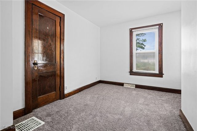 2802 Trump Avenue SE, Canton, OH 44707