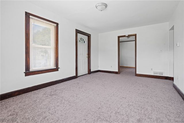 2802 Trump Avenue SE, Canton, OH 44707