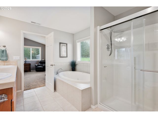 5915 Nw 289TH St, Ridgefield, WA 98642