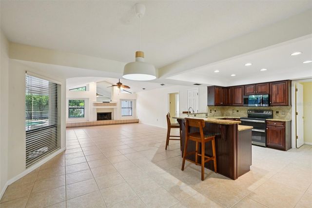 1604 PALACE COURT, Valrico, FL 33594