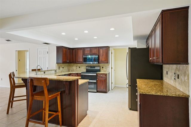 1604 PALACE COURT, Valrico, FL 33594