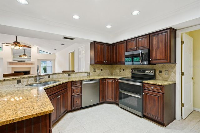 1604 PALACE COURT, Valrico, FL 33594