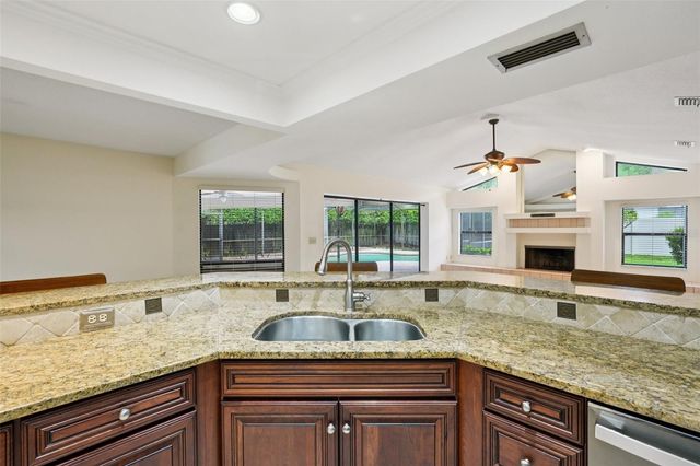 1604 PALACE COURT, Valrico, FL 33594