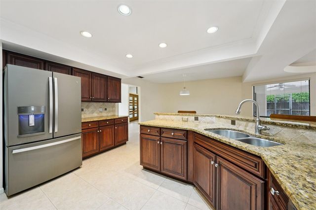 1604 PALACE COURT, Valrico, FL 33594