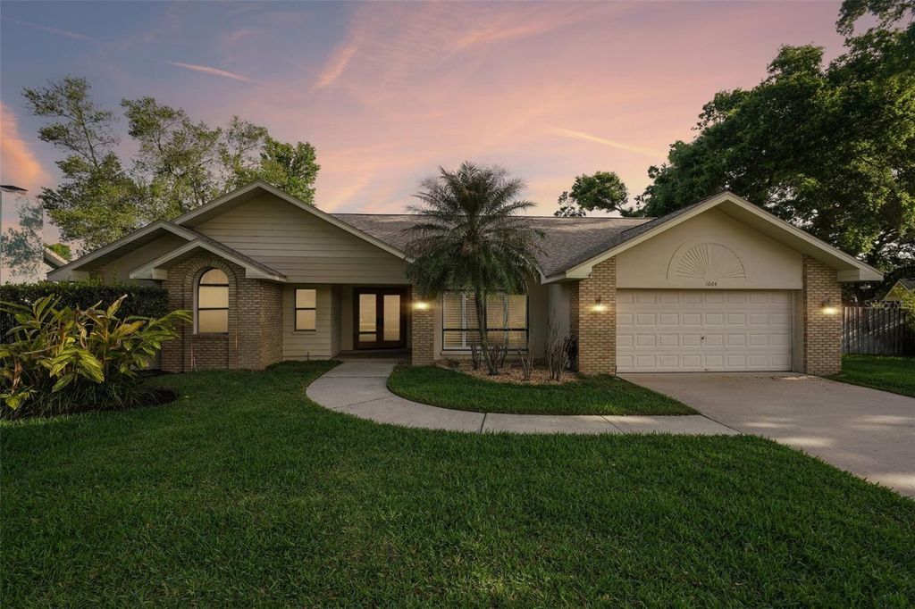 1604 PALACE COURT, Valrico, FL 33594