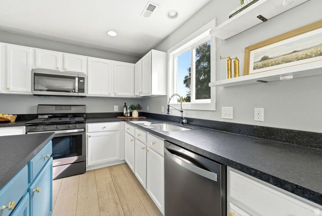 476 S WINDCREST WAY, Kaysville, UT 84037