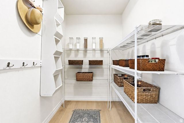 476 S WINDCREST WAY, Kaysville, UT 84037