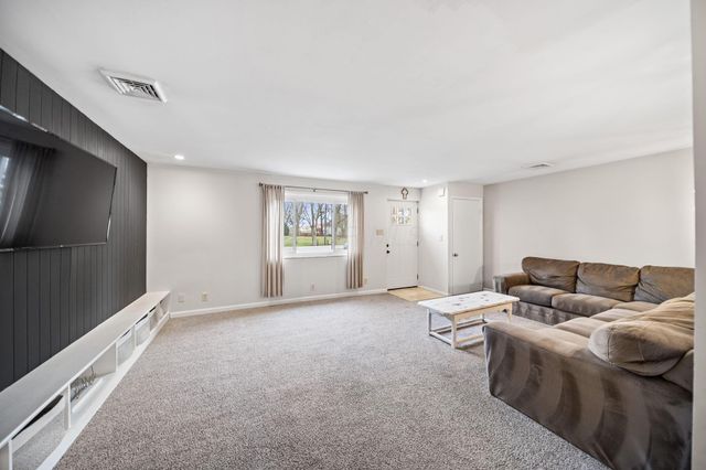 5138 Harlem Road, Galena, OH 43021