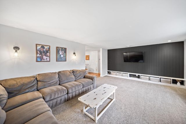 5138 Harlem Road, Galena, OH 43021