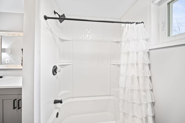 5138 Harlem Road, Galena, OH 43021