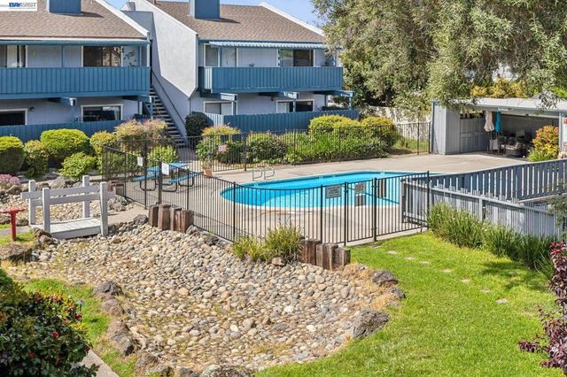 2327 Fairway Drive, San Leandro, CA 94577