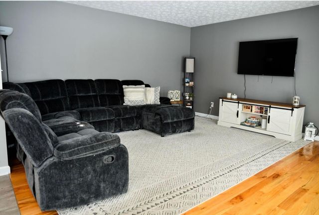 3417 Vintage Woods Drive, Hilliard, OH 43026