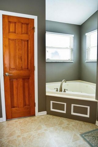 3417 Vintage Woods Drive, Hilliard, OH 43026