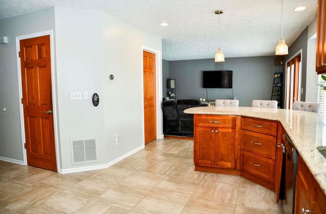 3417 Vintage Woods Drive, Hilliard, OH 43026