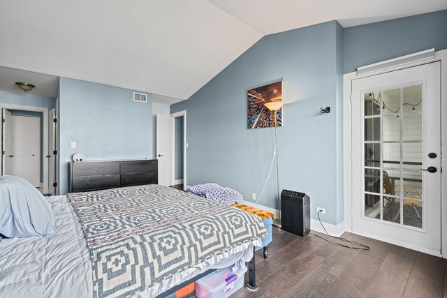 648 Portage Court 648, Vernon Hills, IL 60061