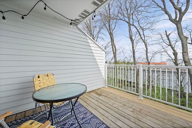 648 Portage Court 648, Vernon Hills, IL 60061