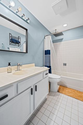 648 Portage Court 648, Vernon Hills, IL 60061