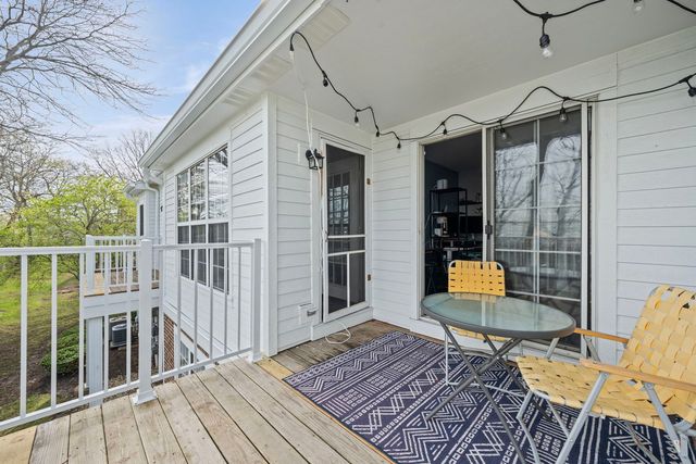 648 Portage Court 648, Vernon Hills, IL 60061