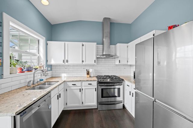 648 Portage Court 648, Vernon Hills, IL 60061