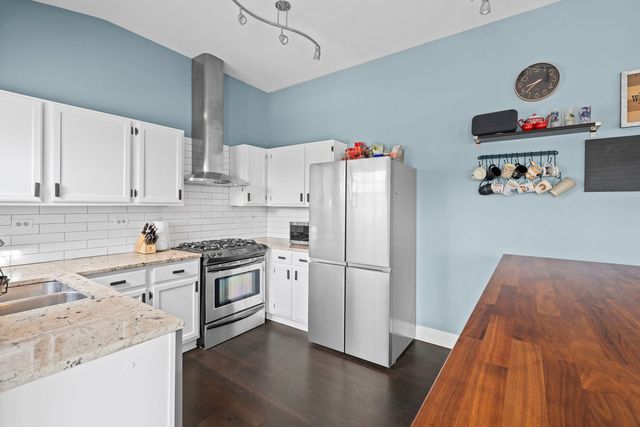 648 Portage Court 648, Vernon Hills, IL 60061