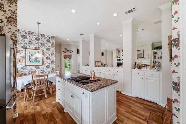 608 Bridlewood N, Colleyville, TX 76034
