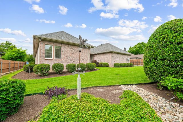 608 Bridlewood N, Colleyville, TX 76034