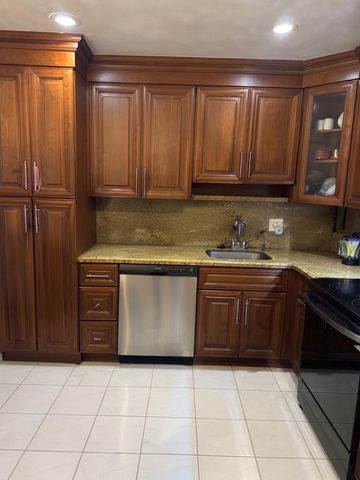 4821 NW 22ND Court 204, Lauderhill, FL 33313