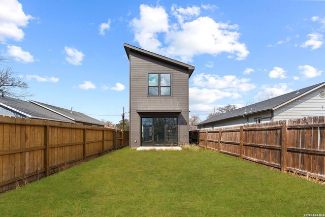 1334 Center, San Antonio, TX 78202