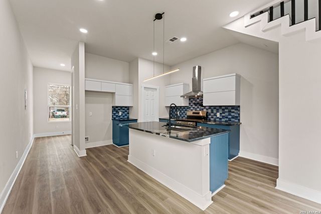 1334 Center, San Antonio, TX 78202