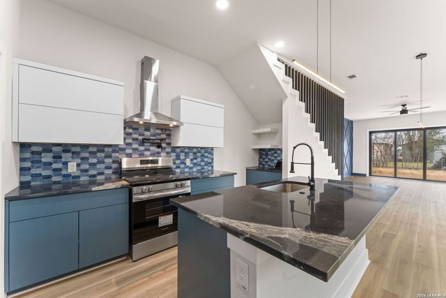 1334 Center, San Antonio, TX 78202