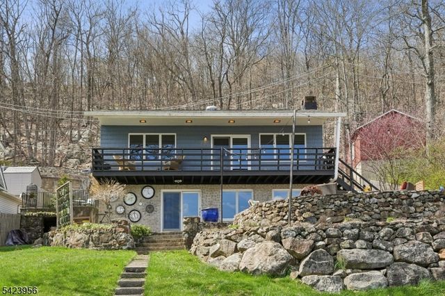 213 Hudson Ave, Hopatcong Boro, NJ 07843
