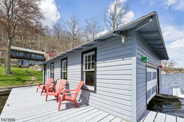 213 Hudson Ave, Hopatcong Boro, NJ 07843