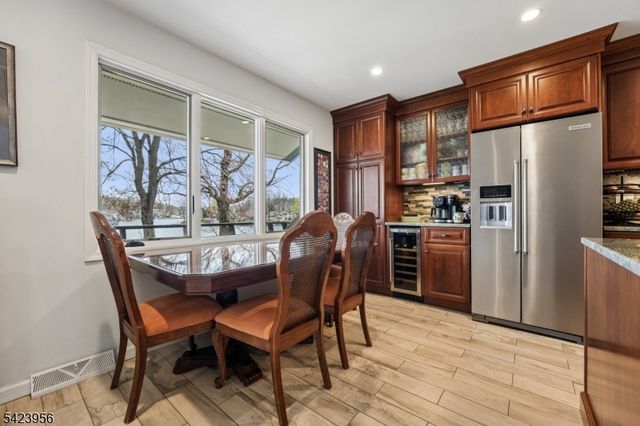 213 Hudson Ave, Hopatcong Boro, NJ 07843