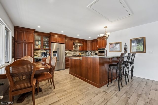 213 Hudson Ave, Hopatcong Boro, NJ 07843